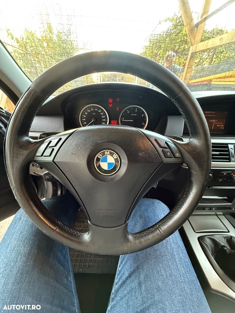 BMW Seria 5 520d Touring - 14