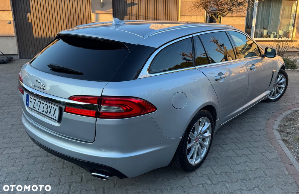 Jaguar XF 2.2 D Premium Luxury - 6