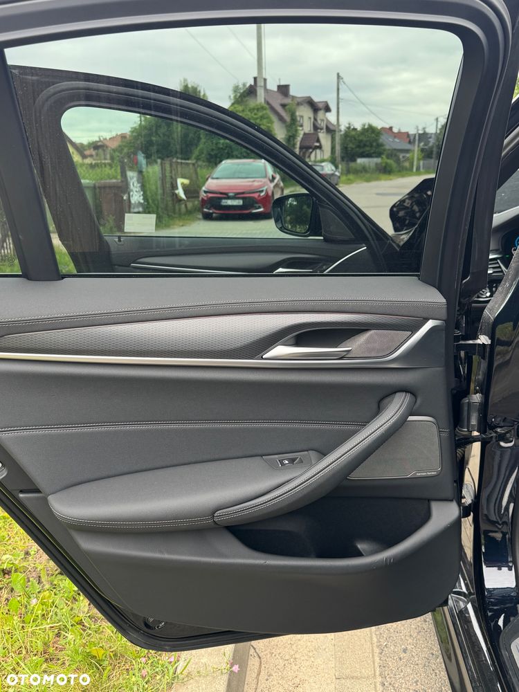 BMW Seria 5 545e xDrive M Sport sport - 25