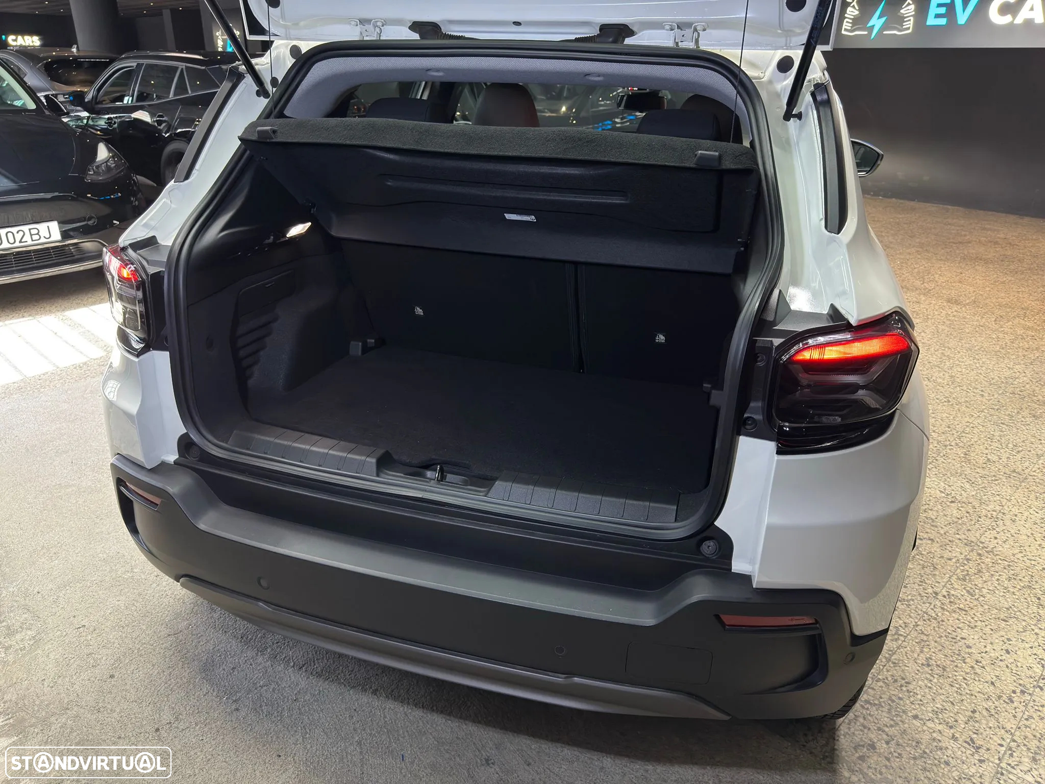 Jeep Avenger 54 kWh Longitude - 11