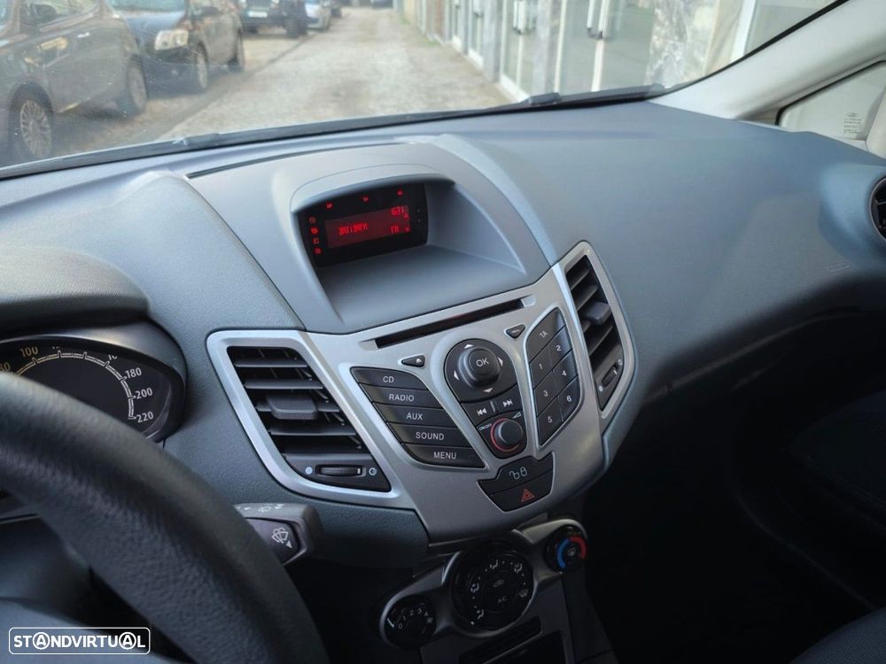 Ford Fiesta 1.25 Trend - 17
