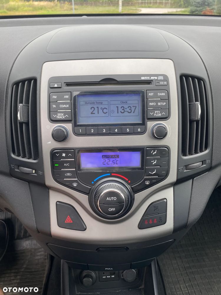 Hyundai i30 1.6 Comfort - 14