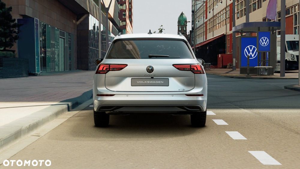 Volkswagen Golf - 8