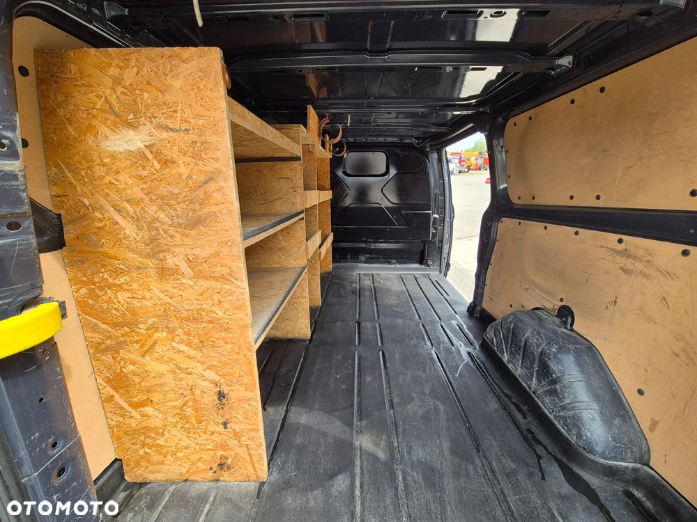 Ford TRANSIT CUSTOM 2.2 TDCi / L2H1 / LONG / BEZWYPADKOWY / SERWISOWANY / ZADBANY / HAK / GWARANCJA / 2800KG NA HAKU - 18
