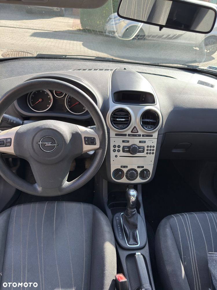 Opel Corsa 1.4 16V Silverline Easytronic - 8