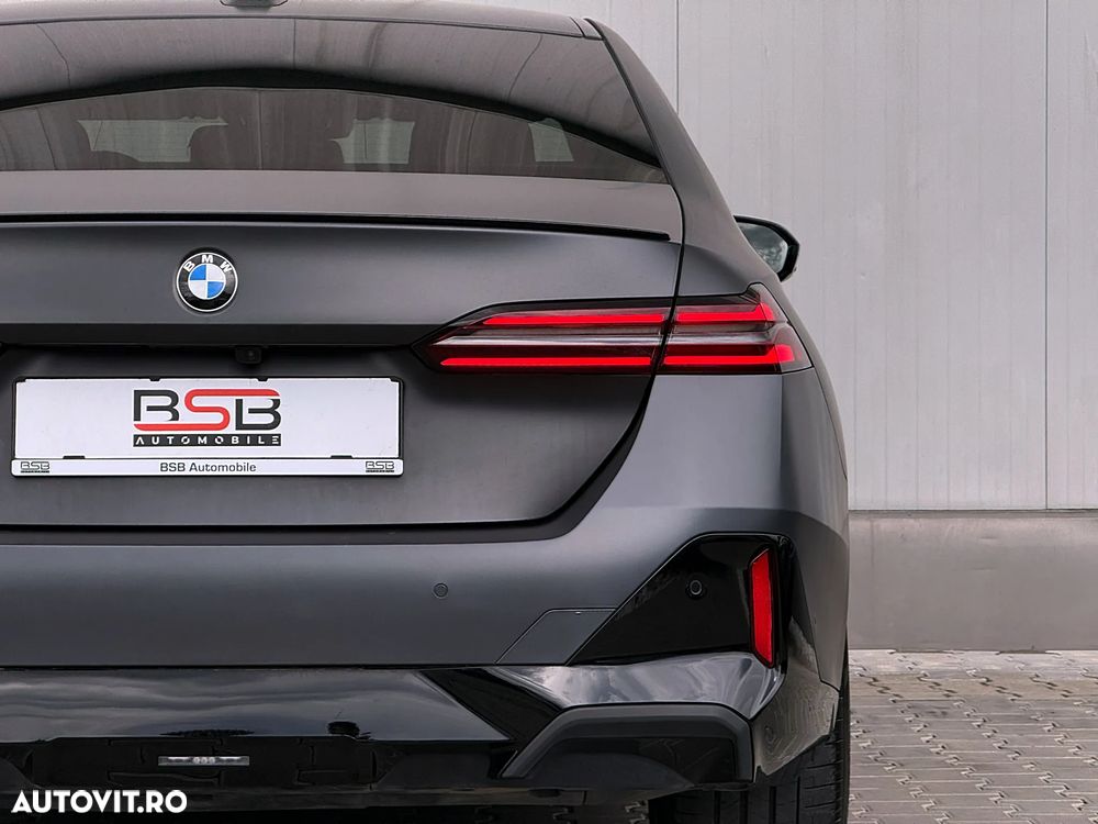 BMW Seria 5 520d xDrive AT MHEV - 40