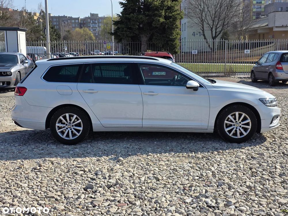 Volkswagen Passat Variant 2.0 TDI SCR DSG Business - 10