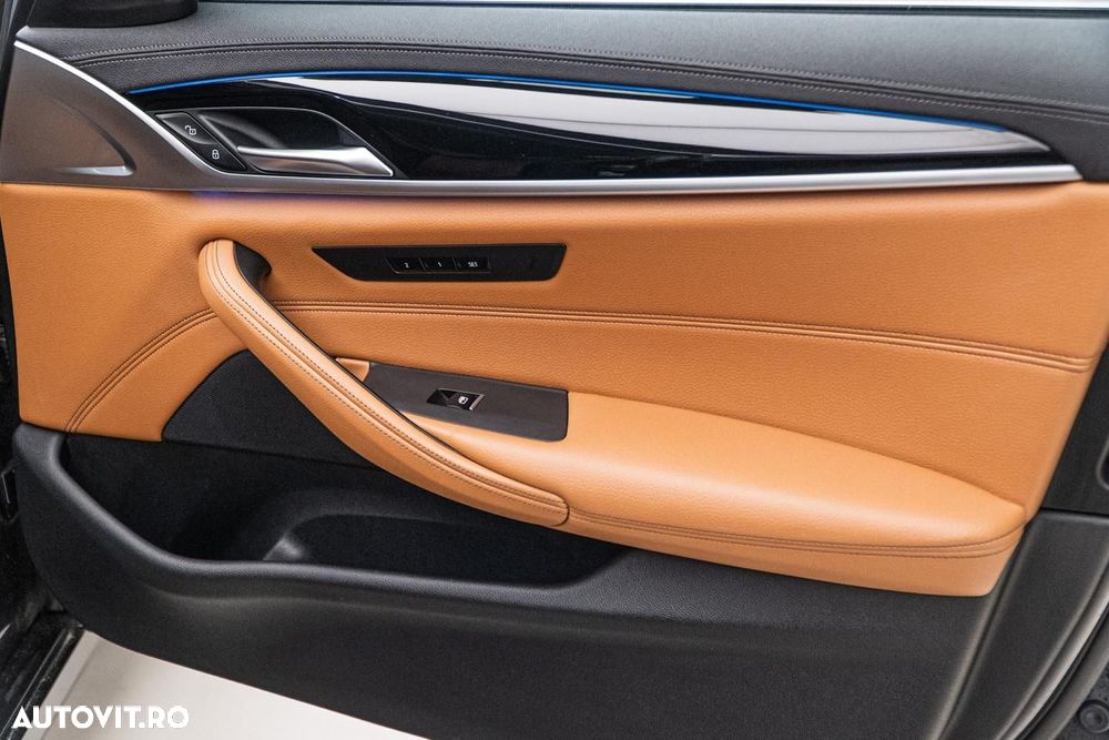 BMW Seria 5 530e Aut. Luxury Line - 35