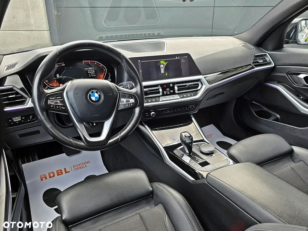 BMW Seria 3 320d xDrive Sport - 17