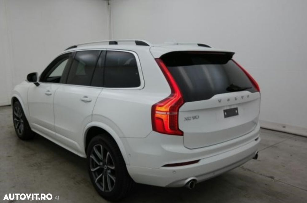Volvo XC 90 D5 AWD Momentum - 2