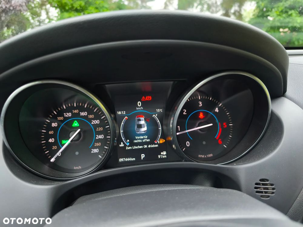 Jaguar XE 2.0 D AWD R-Sport - 31