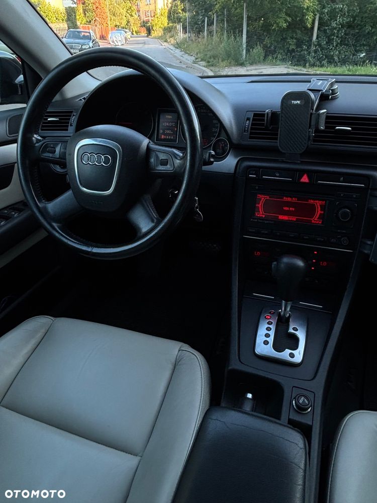 Audi A4 Limousine - 6