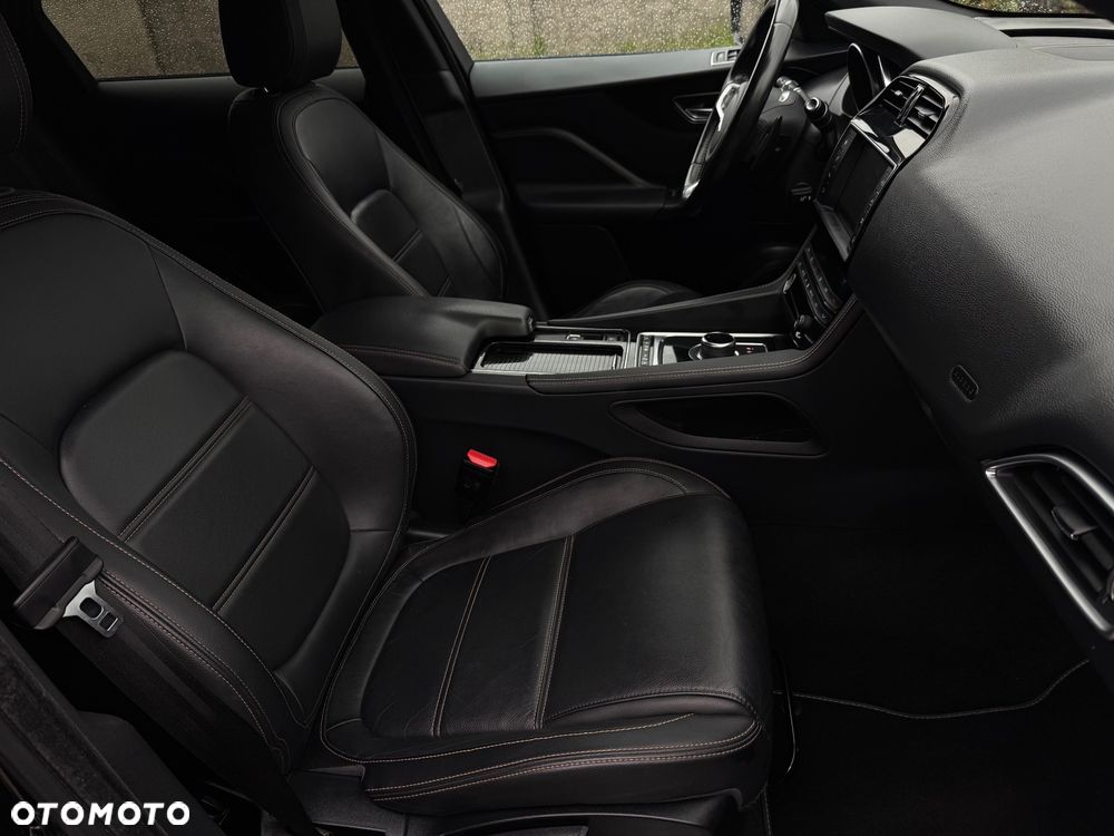 Jaguar F-Pace 20d AWD R-Sport - 17