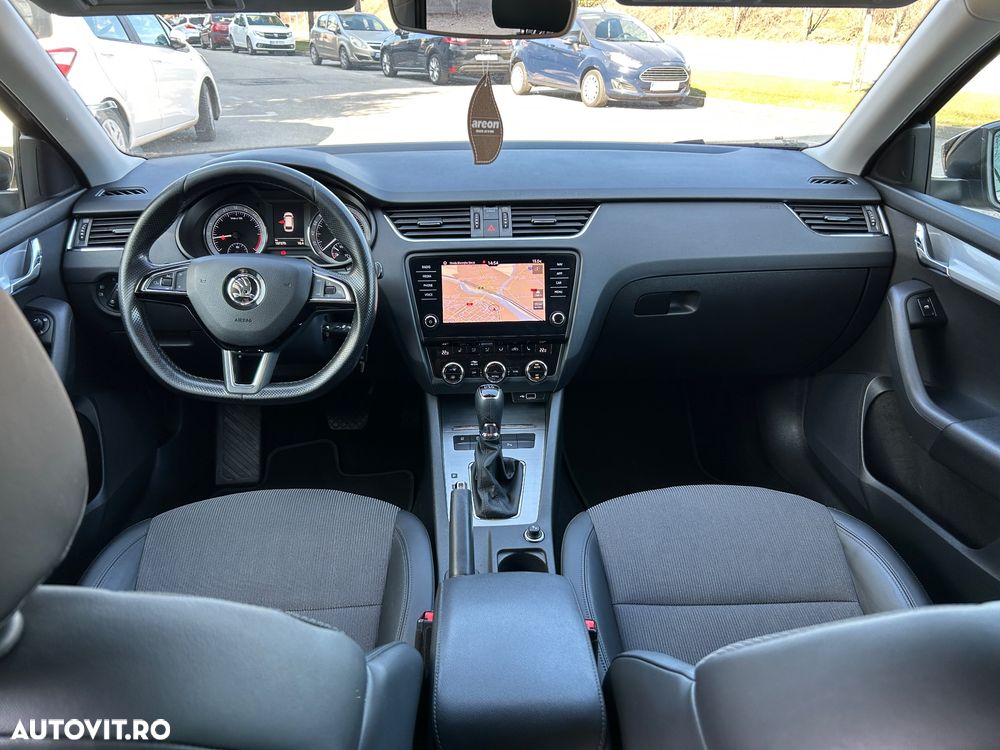 Skoda Octavia 1.6 TDI DSG Premium Edition - 11
