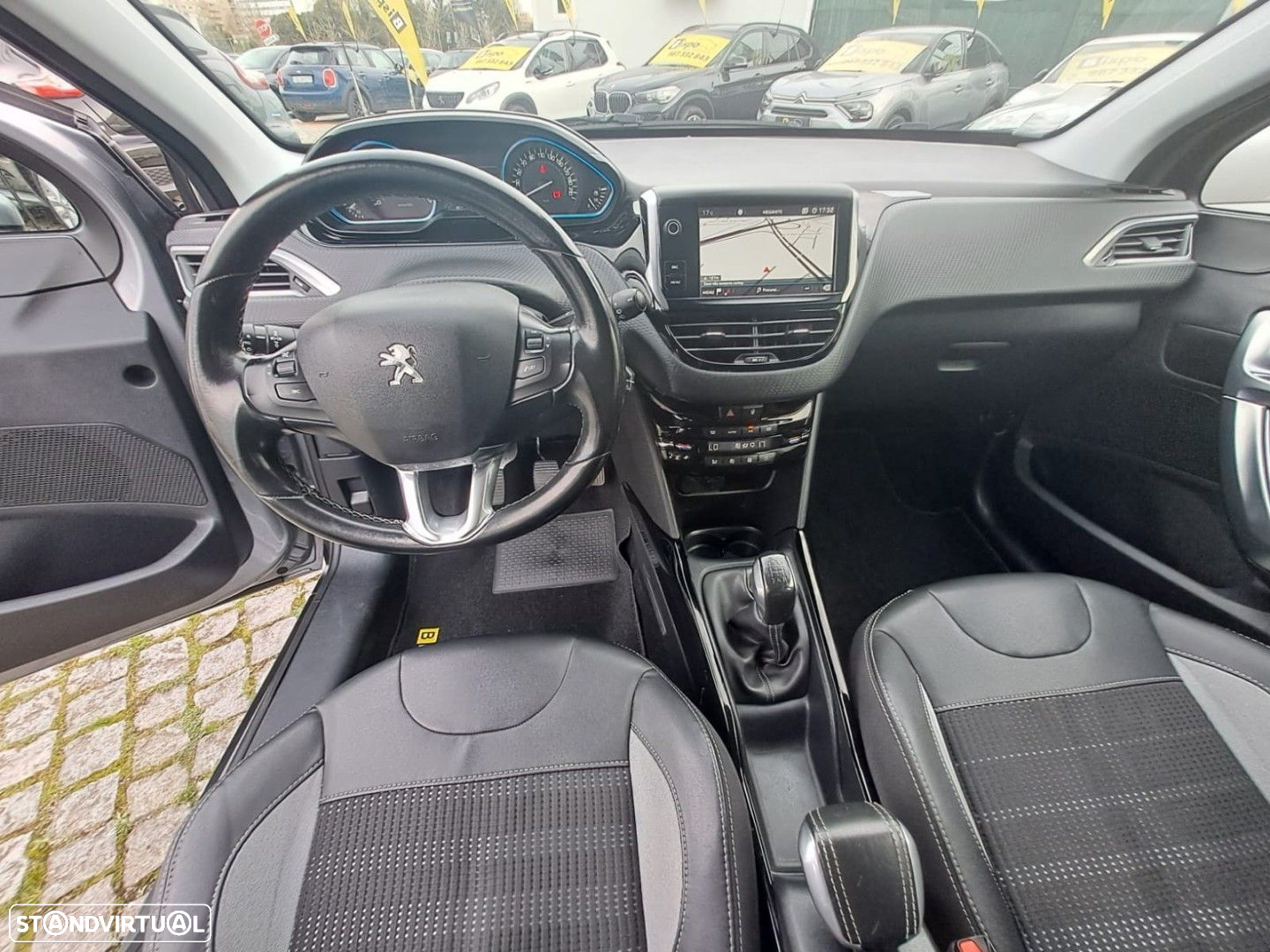 Peugeot 2008 1.2 PureTech Allure - 13