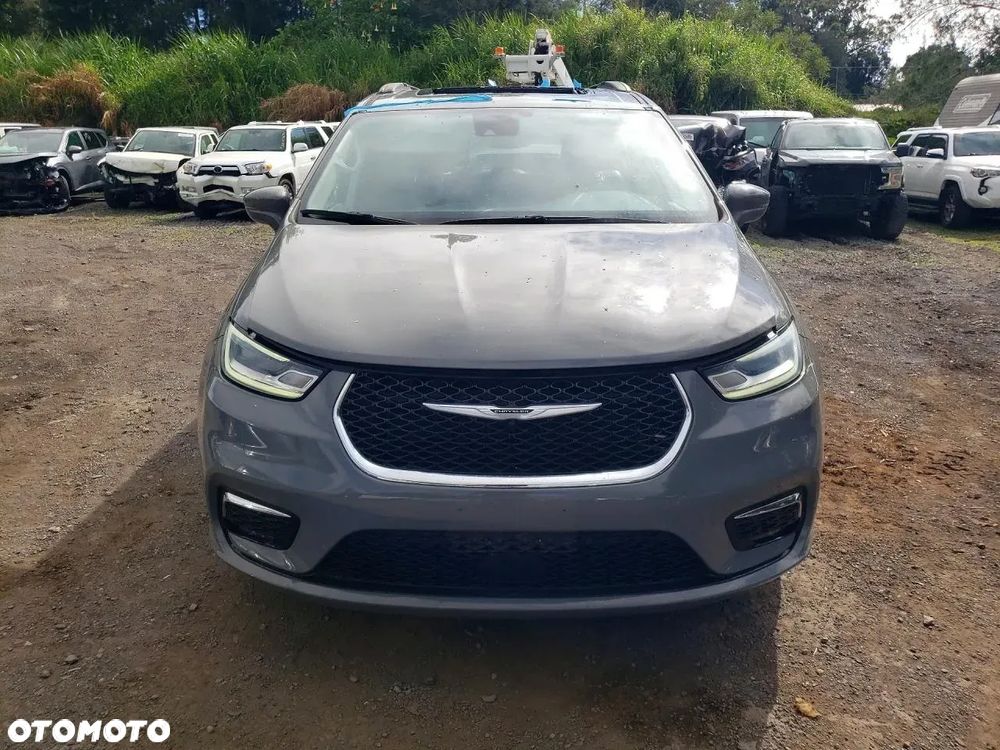 Chrysler Pacifica - 2