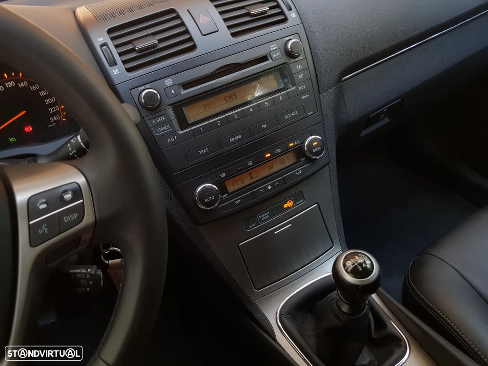 Toyota Avensis SW 2.0 D-4D Exclusive - 17