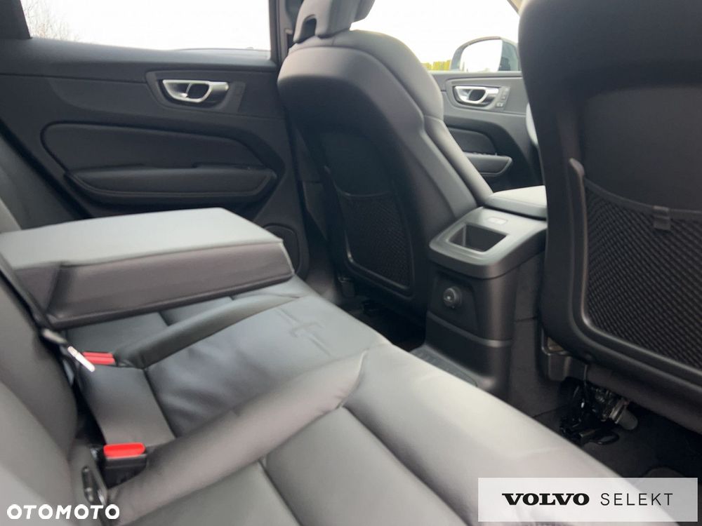 Volvo XC 60 T6 Plug-In Hybrid AWD Plus Dark - 23