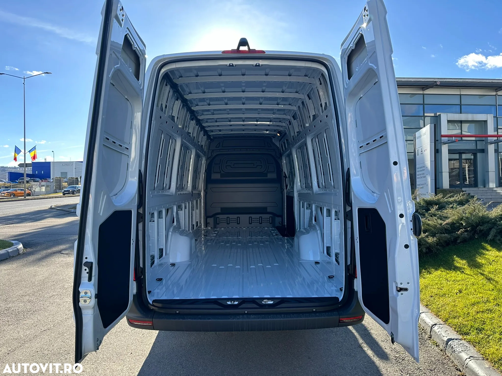 Mercedes-Benz Sprinter - 5