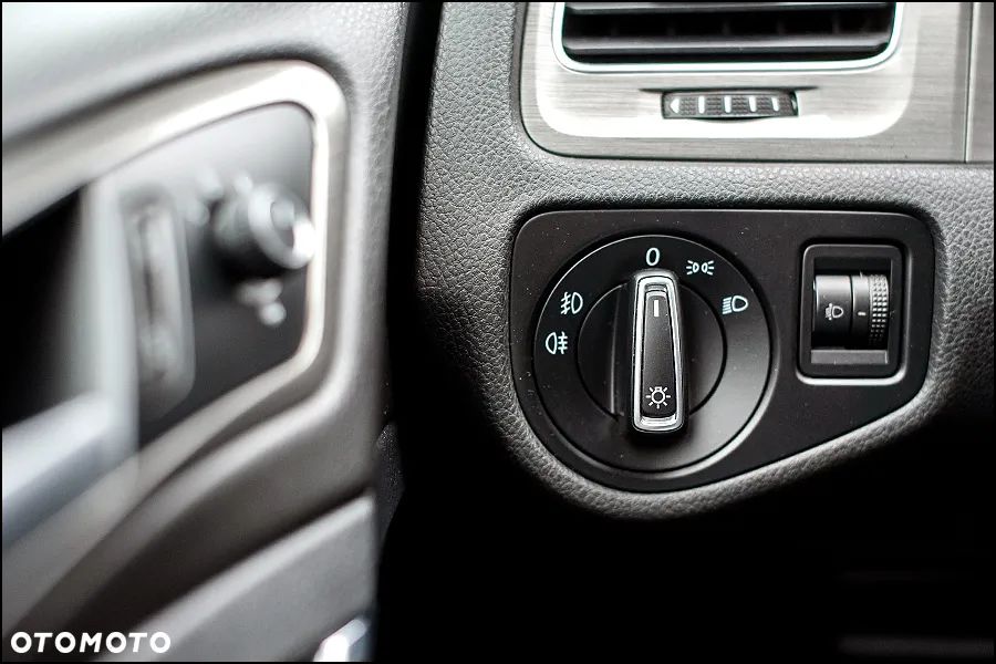 Volkswagen Golf - 30