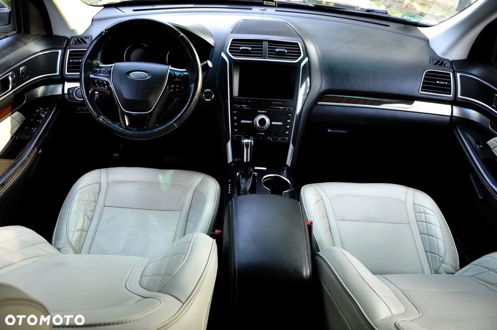 Ford Explorer - 34