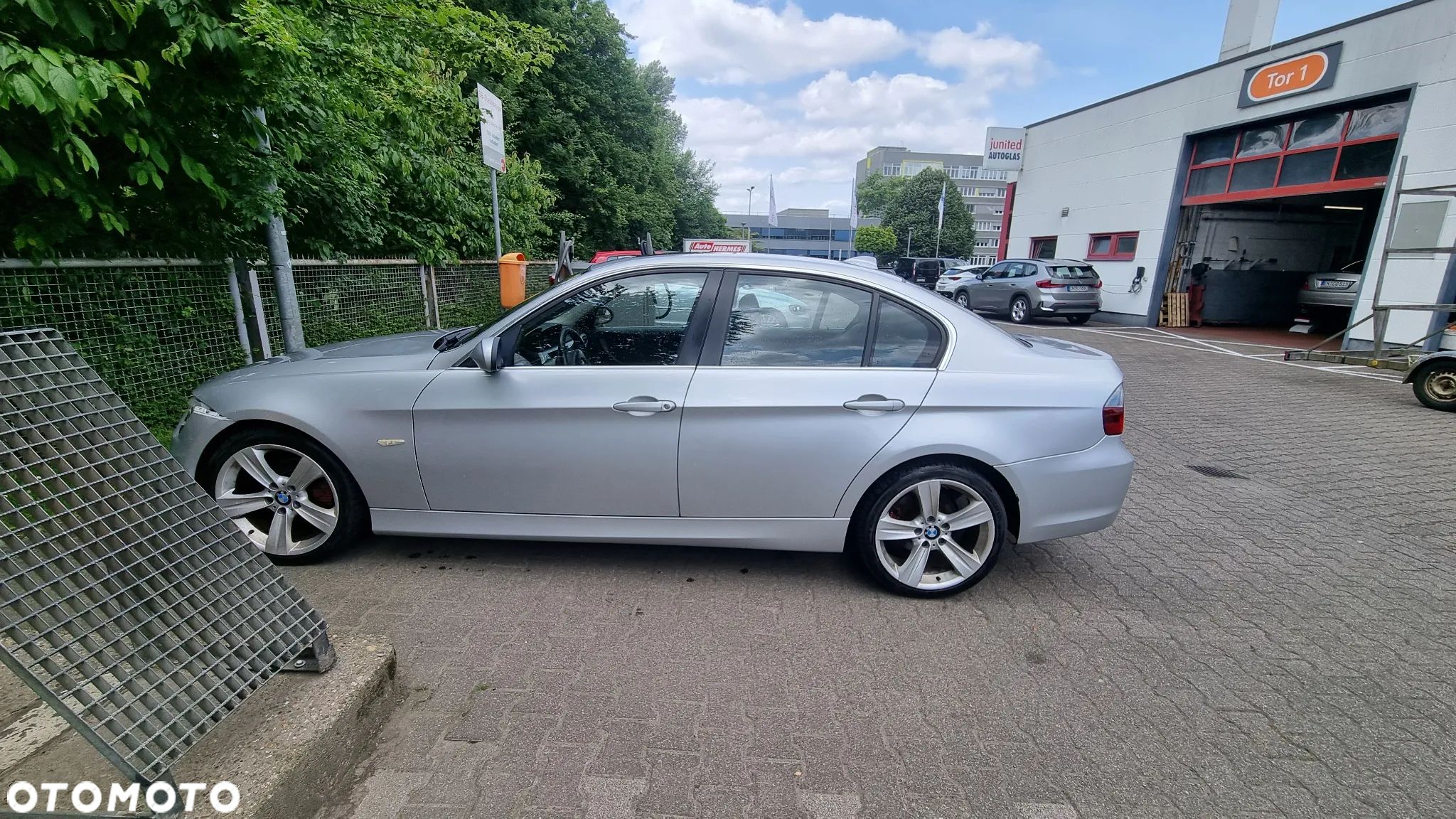 BMW Seria 3 325i - 1