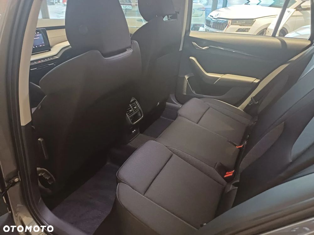 Skoda Octavia 2.0 TDI Drive Essence DSG - 13