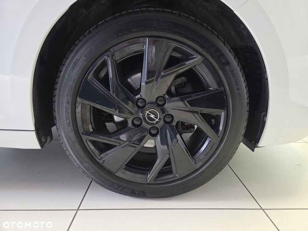 Opel Astra 1.2 T GS S&S - 24
