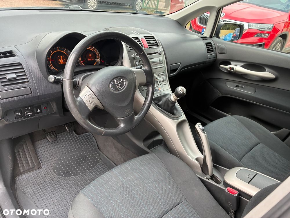 Toyota Auris - 10