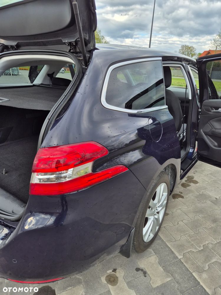 Peugeot 308 1.6 BlueHDi Allure S&S - 11