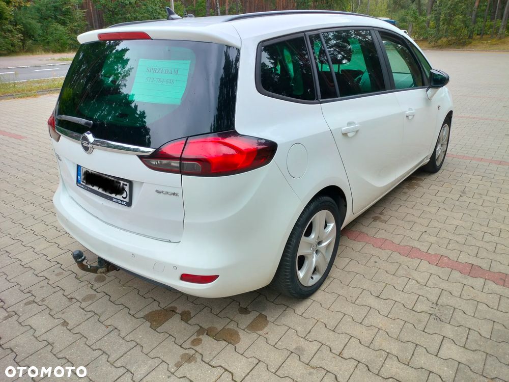 Opel Zafira 2012 photo 2