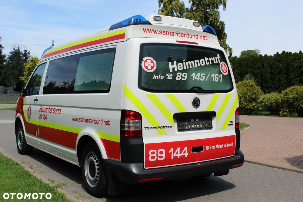 Volkswagen T5  AMBULANS KARETKA - 9