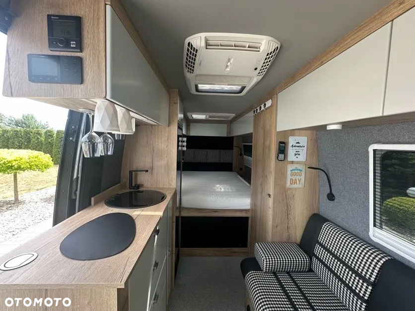 Mercedes-Benz Sprinter 907 - 19