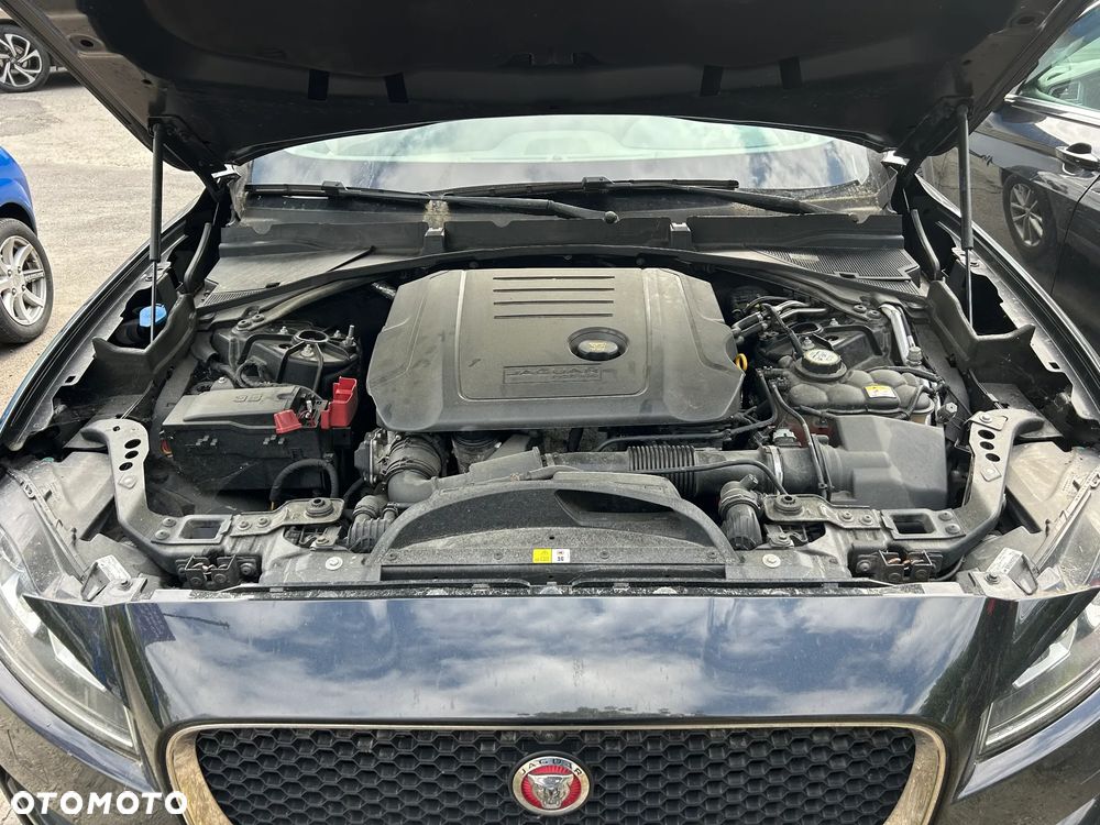 Jaguar F-Pace 20d AWD Prestige - 8