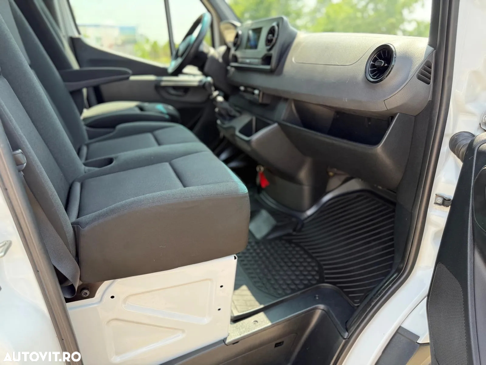 Mercedes-Benz Sprinter - 13