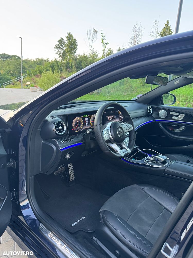 Mercedes-Benz E 300 de 9G-TRONIC AMG Line - 13