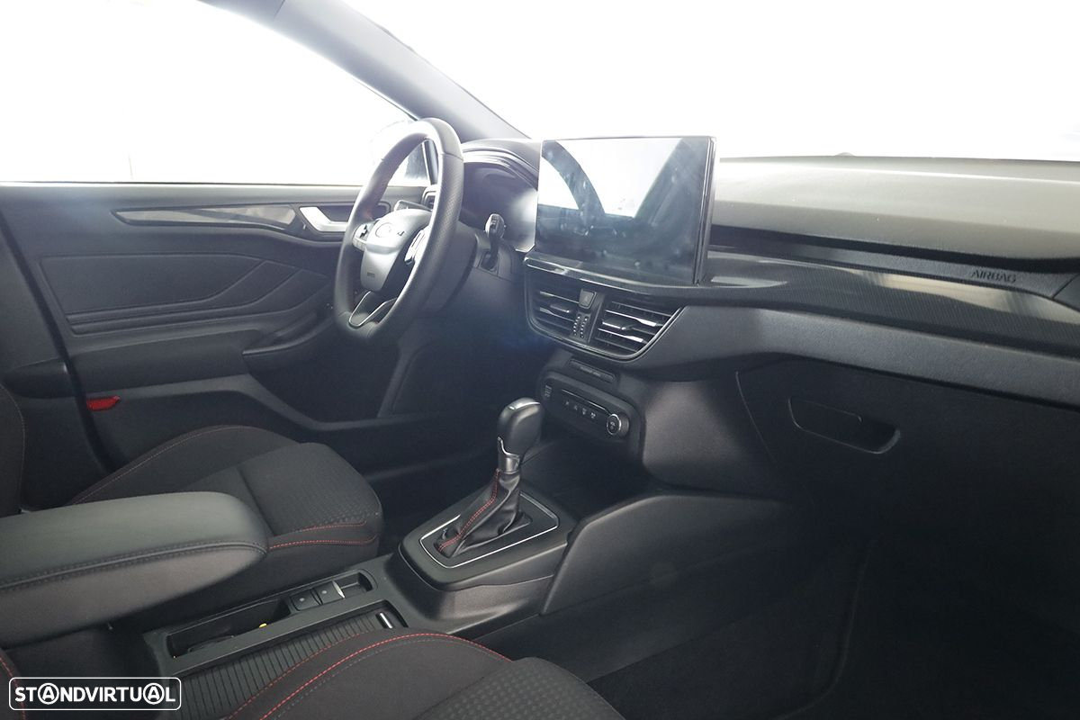 Ford Focus SW 1.0 EcoBoost MHEV ST-Line Aut. - 17