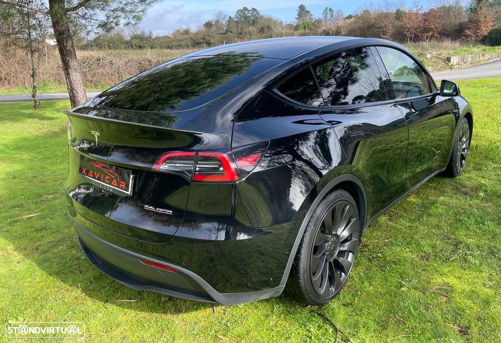 Tesla Model Y Performance Dual Motor AWD - 17