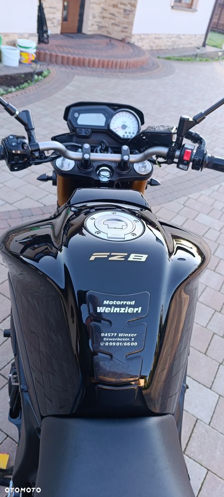 Yamaha FZ8 - 12