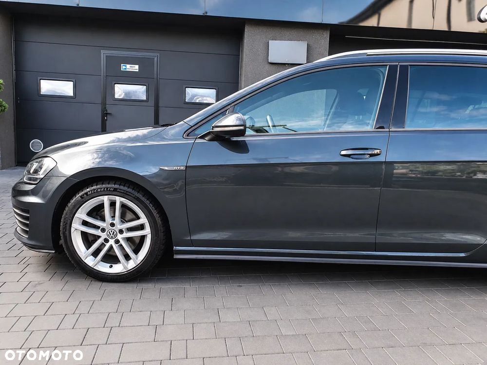 Volkswagen Golf - 17
