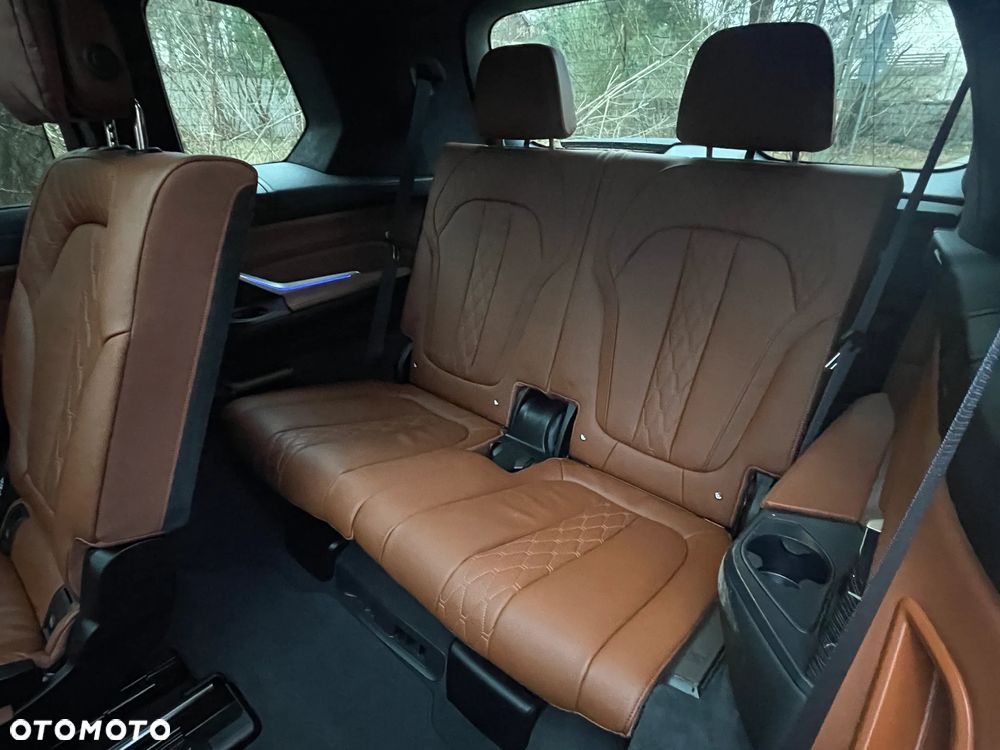 BMW X7 - 28