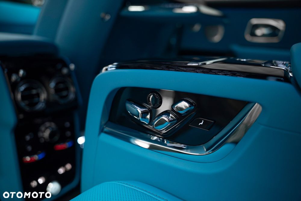 Rolls-Royce Cullinan - 30