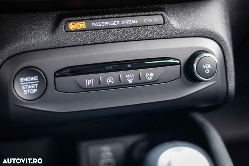 Ford Focus 1.0 EcoBoost 6MT MHEV Active X - 15