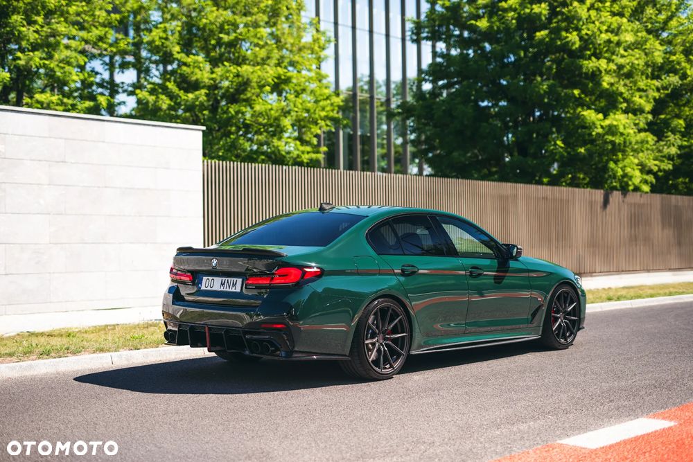BMW Seria 5 M550i xDrive sport - 12