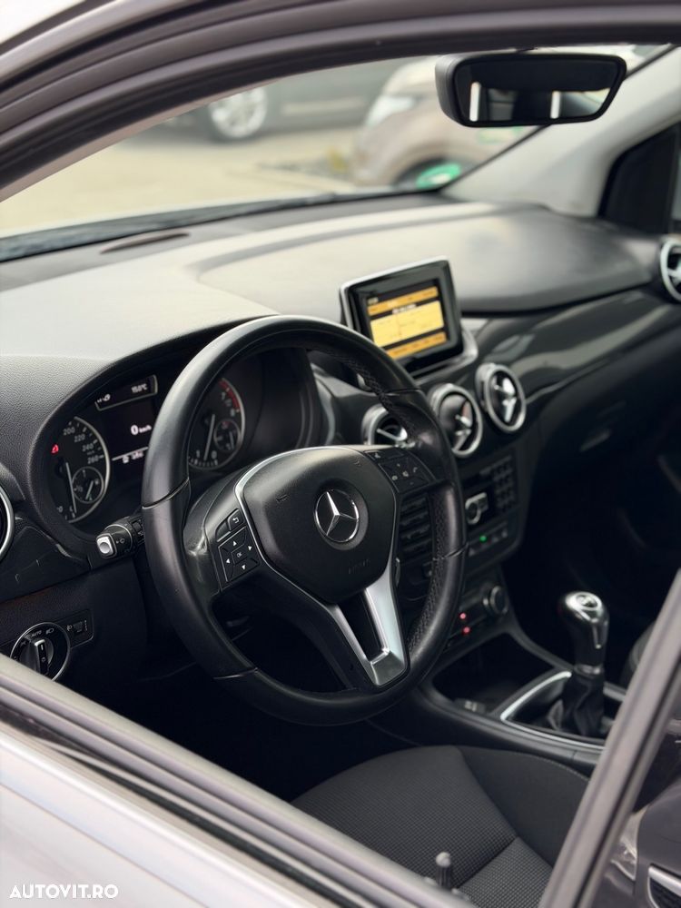 Mercedes-Benz B 180 - 6