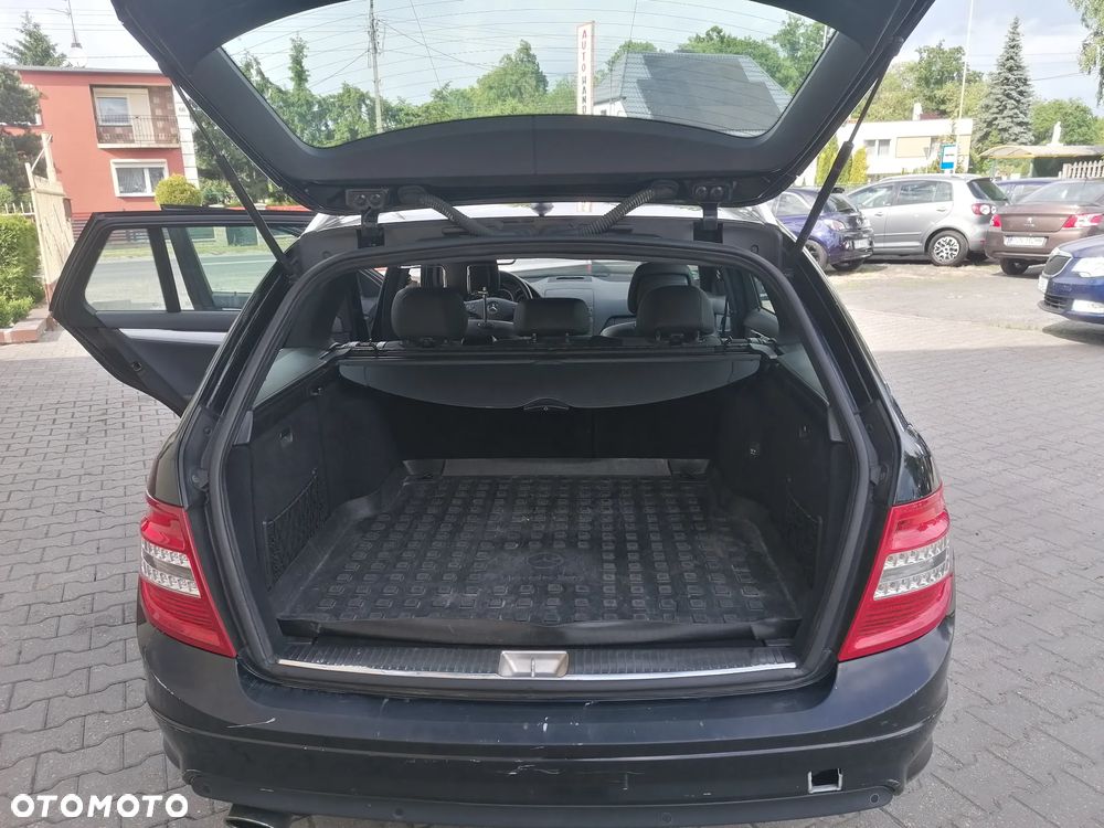 Mercedes-Benz Klasa C 220 CDI DPF (BlueEFFICIENCY) Avantgarde - 13