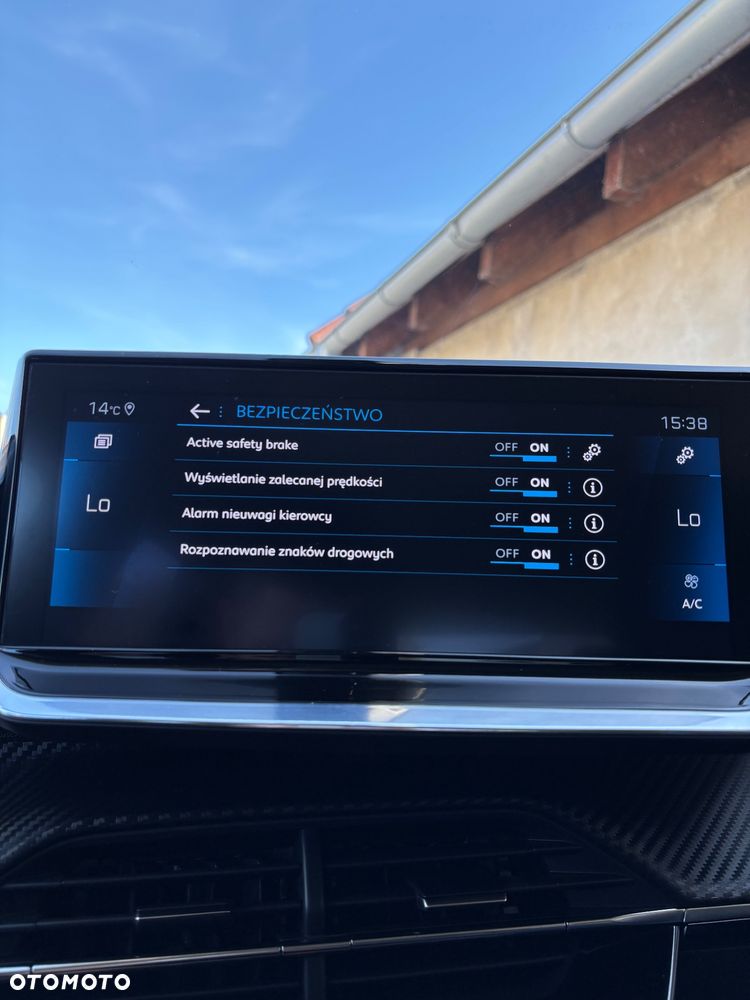 Peugeot 2008 PureTech 130 EAT8 Allure - 25