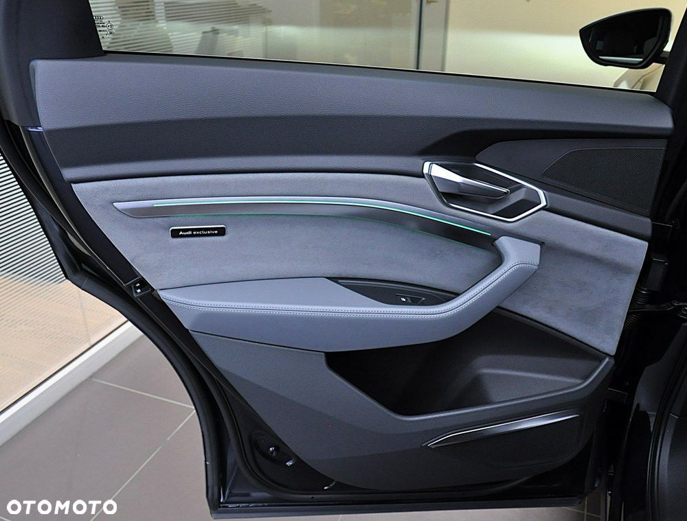 Audi e-tron Sportback - 30