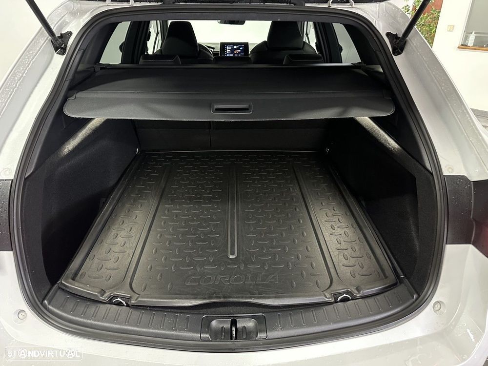 Toyota Corolla 1.8 Hybrid Exclusive - 22