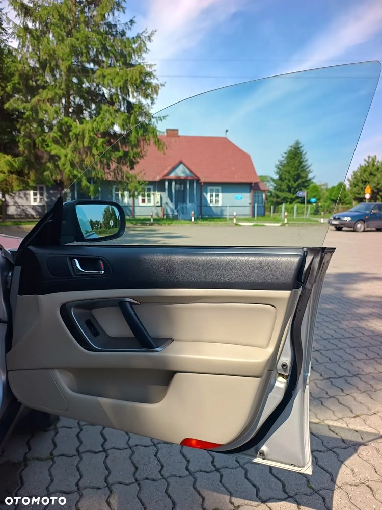 Subaru Outback 3.0 H6 - 32